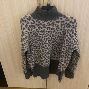 Mockneck leopard print sweater